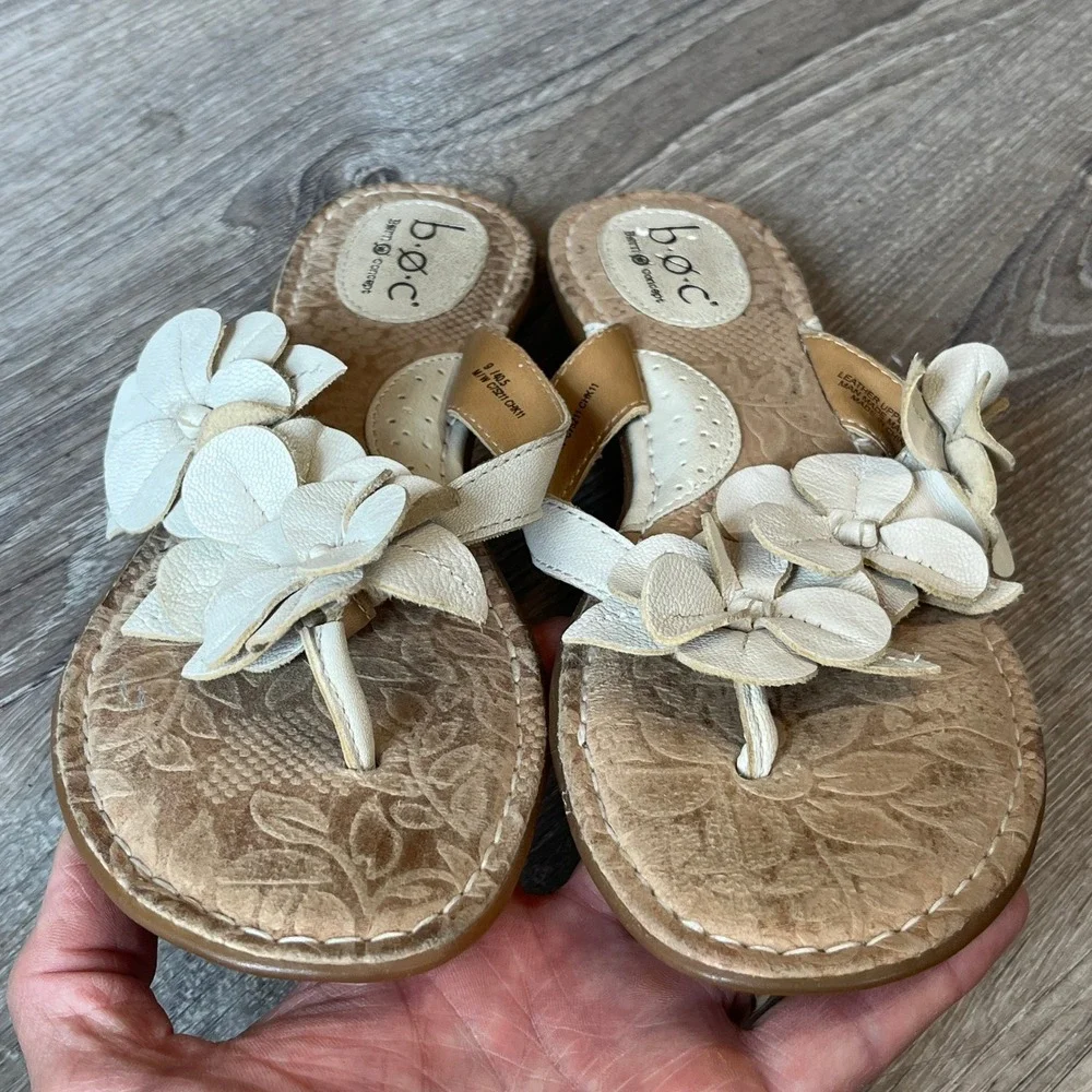 BOC Born Concept Womens White Leather Floral Applique Thong Wedge Sandals 9 40.5